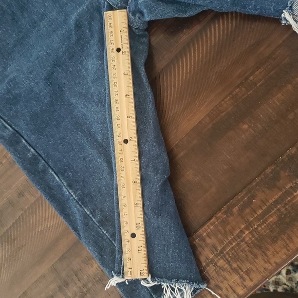 GUESS old school cut offs shorts - Picture 6 of 6